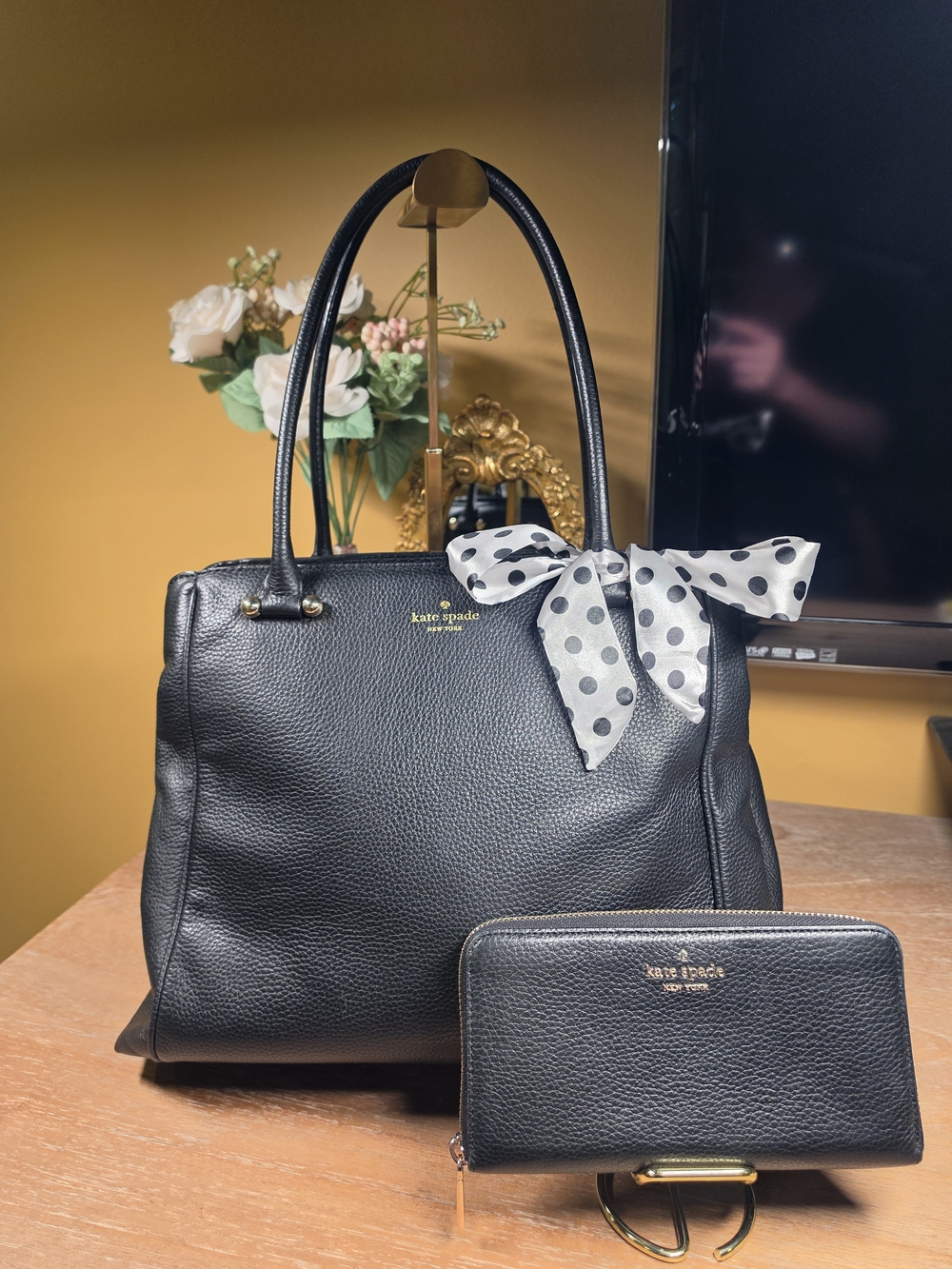 kate spade Black Pebbled Leather Tote w/ Matching Wallet (Retail $598)